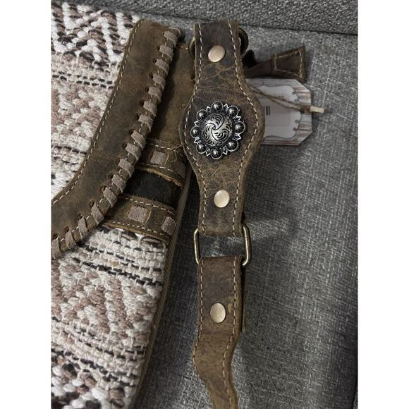 Myra Bag Rater Handcrafted Leather Hide & Canvas With Conchos Bags NWT Purse New - Picture 5 of 8